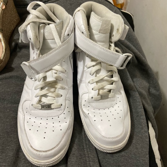 High top air forces - Picture 1 of 4